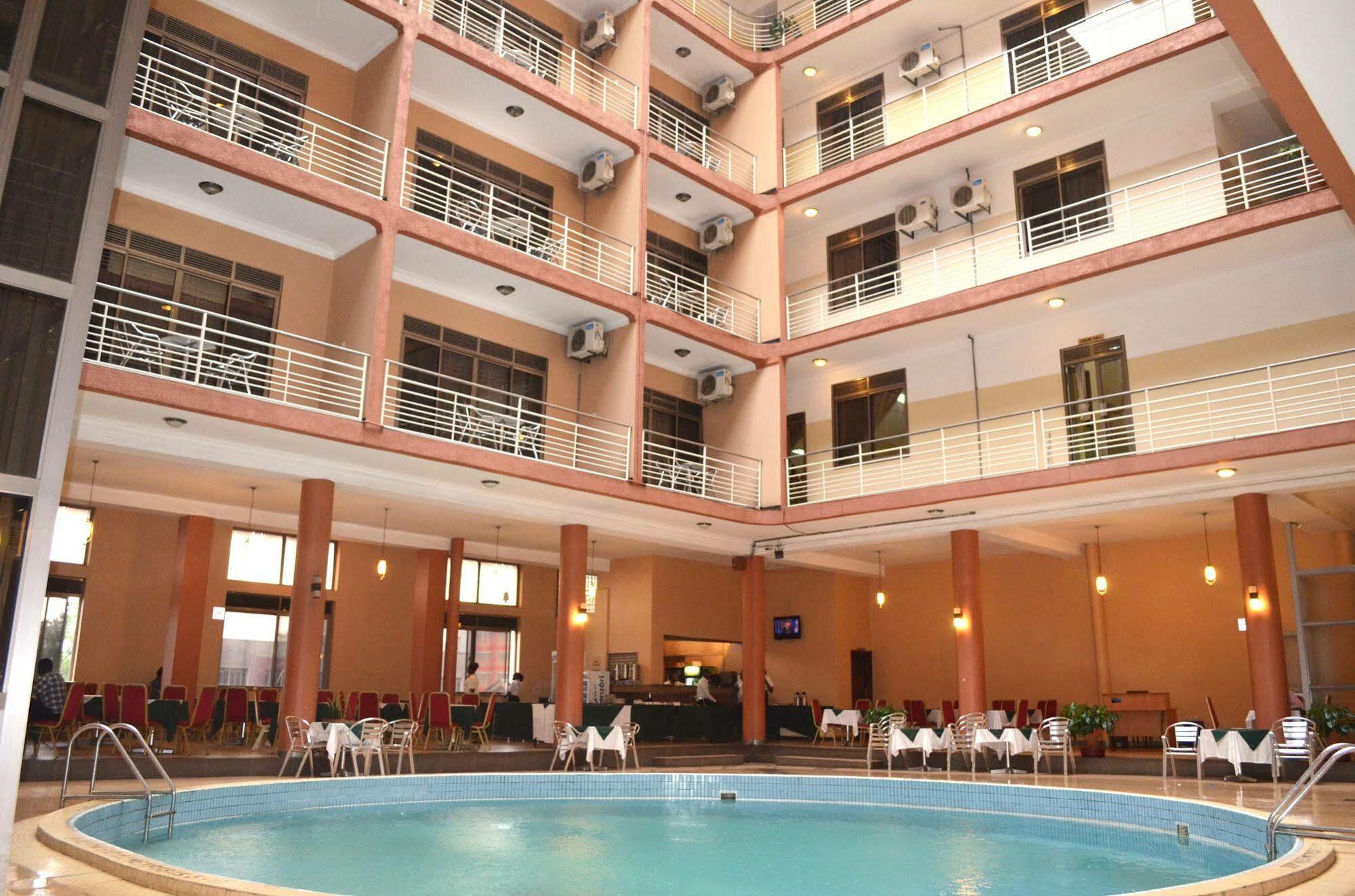 Hotel Triangle Kampala Eksteriør bilde