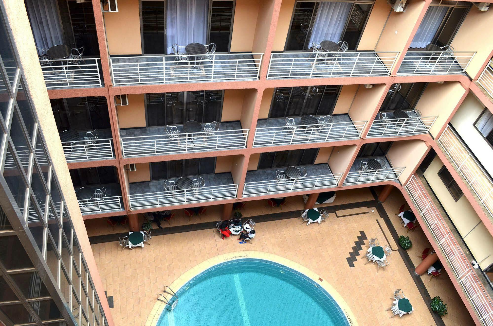 Hotel Triangle Kampala Eksteriør bilde