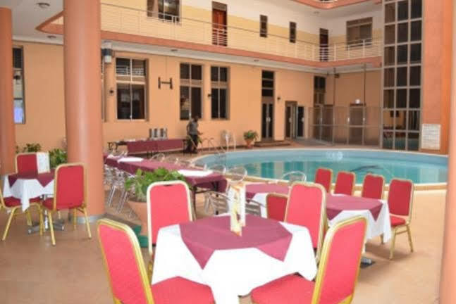 Hotel Triangle Kampala Eksteriør bilde